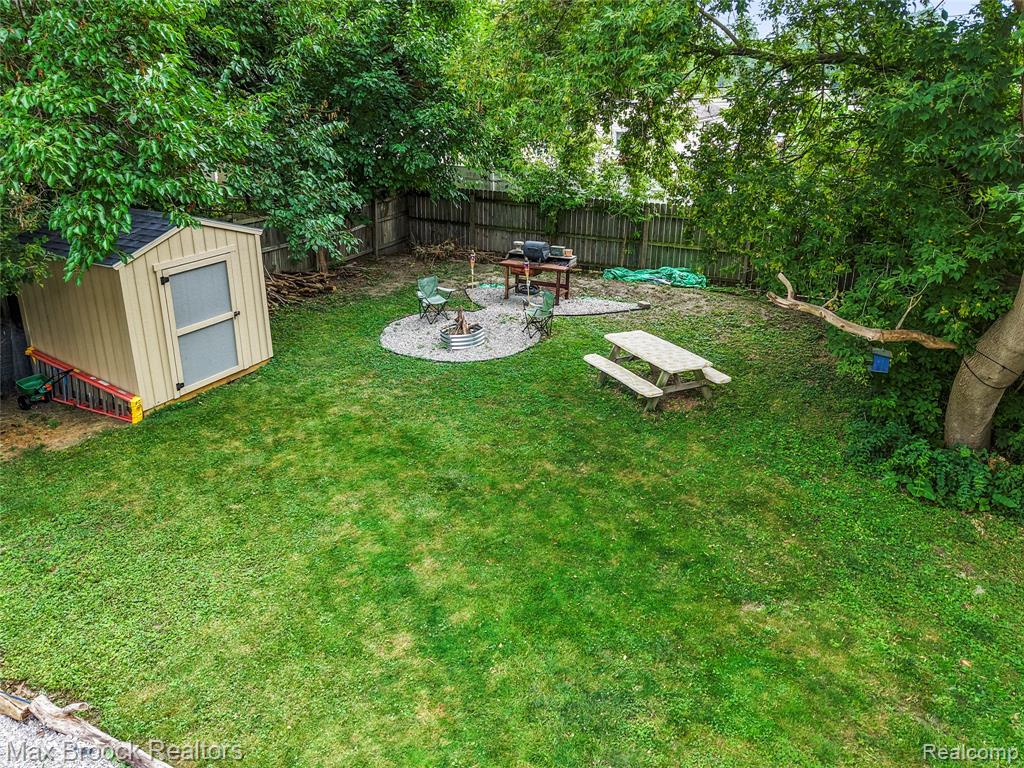 main property photo 29