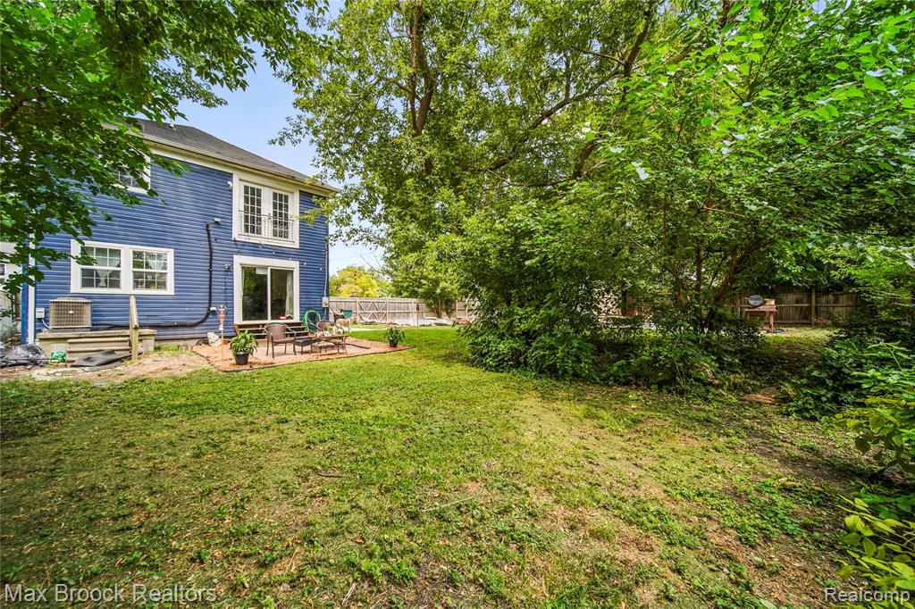 main property photo 32