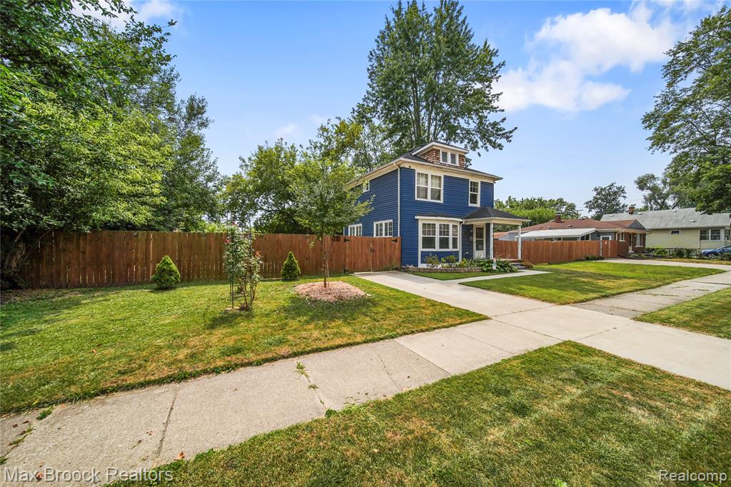 main property photo 33