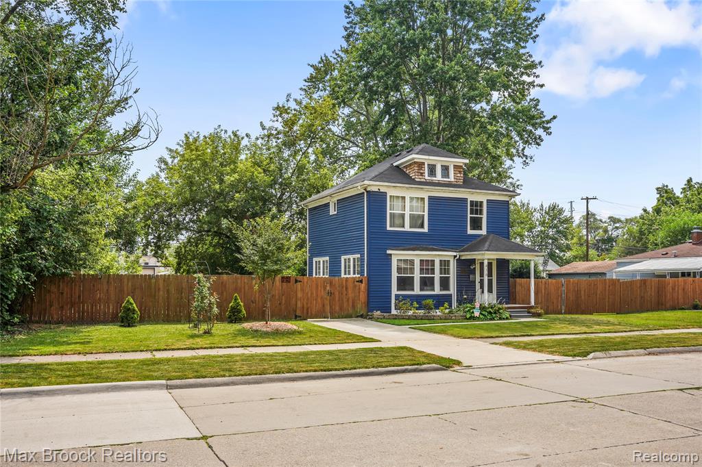 main property photo 34