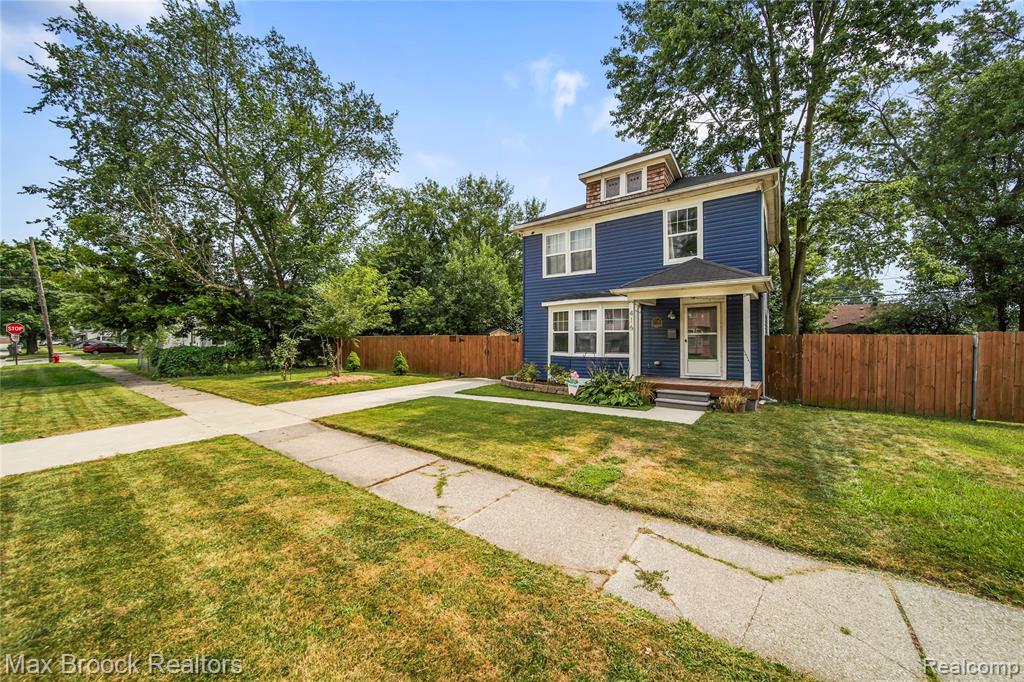 main property photo 35