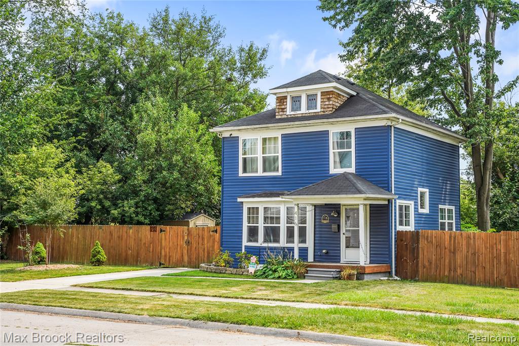 main property photo 36