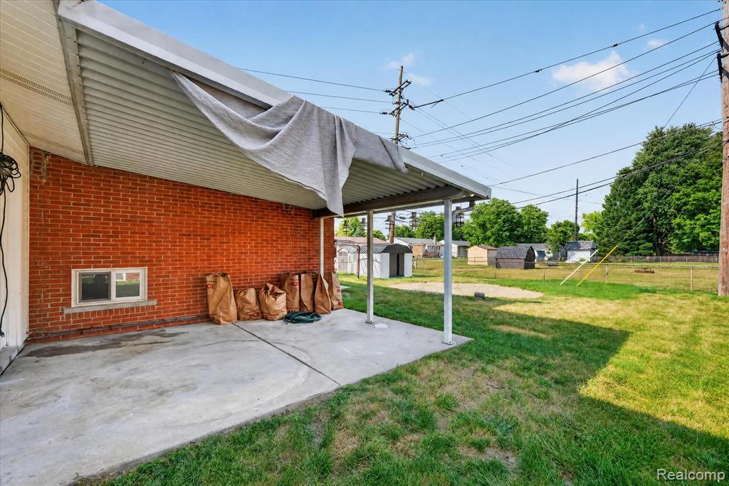 main property photo 34