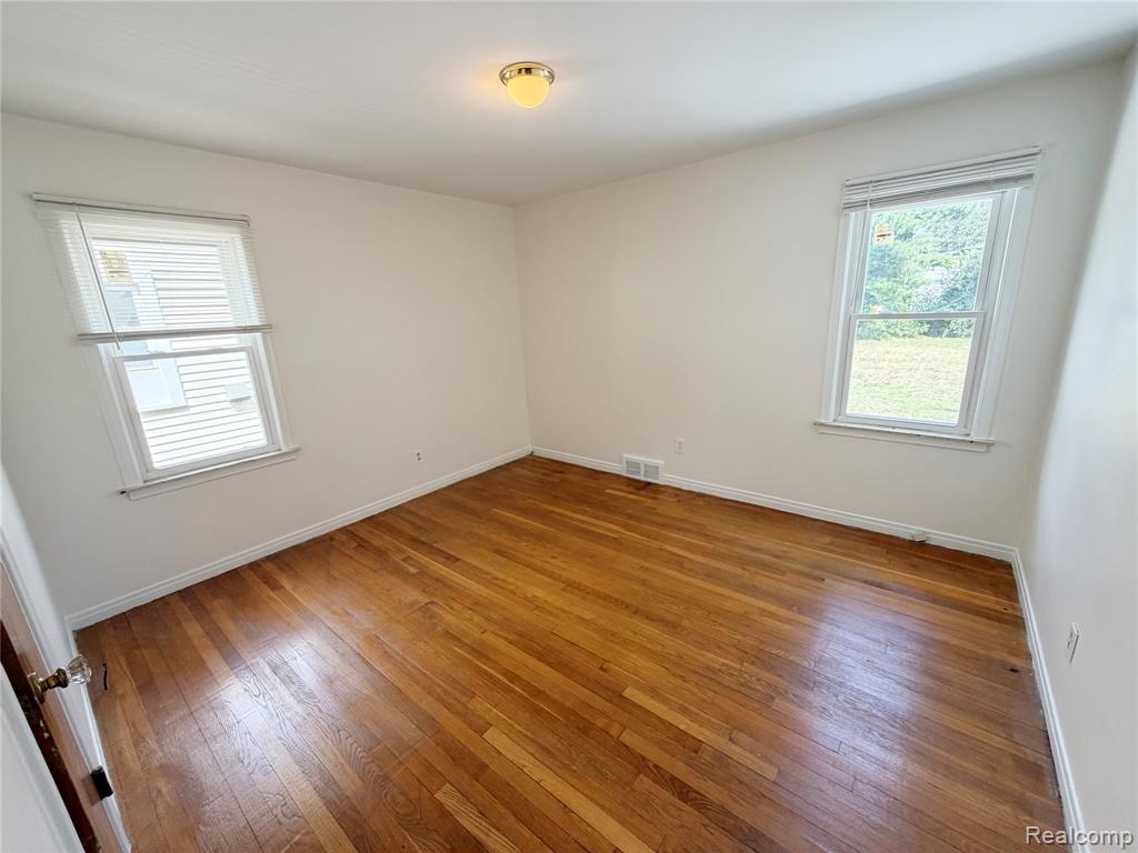 property viewer photo 8
