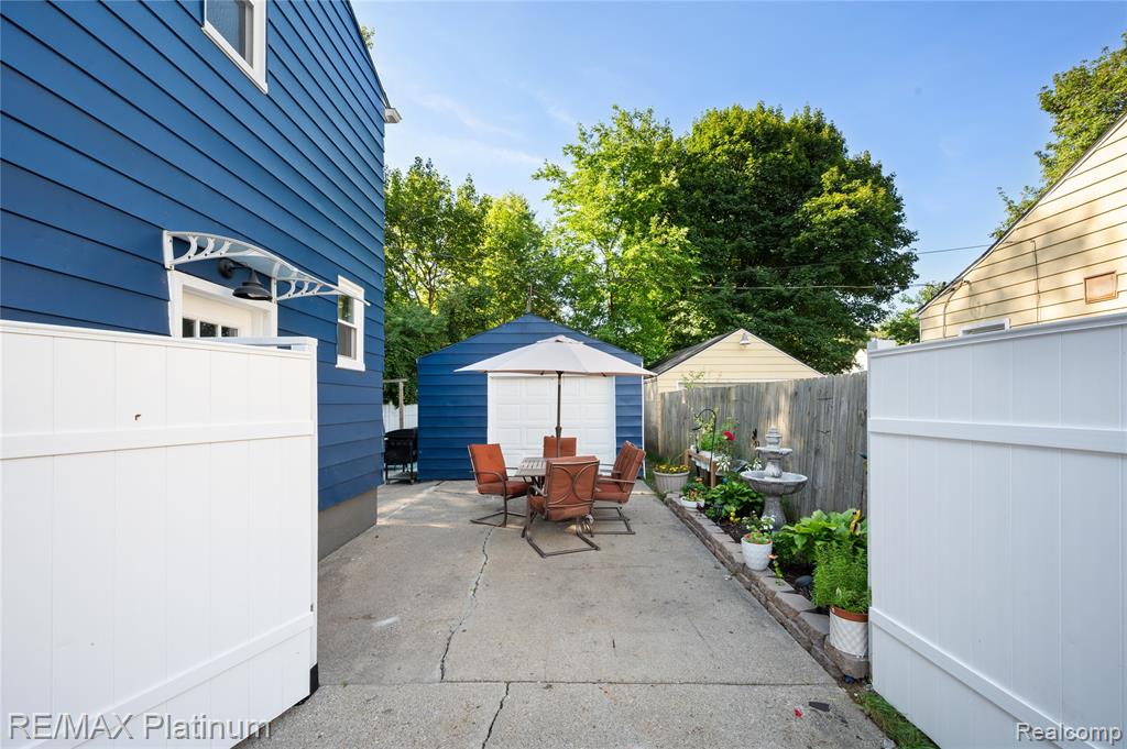 main property photo 29
