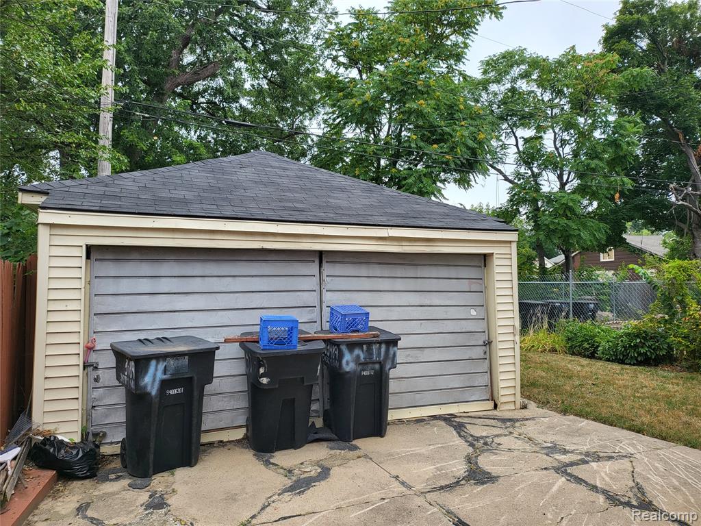 main property photo 34