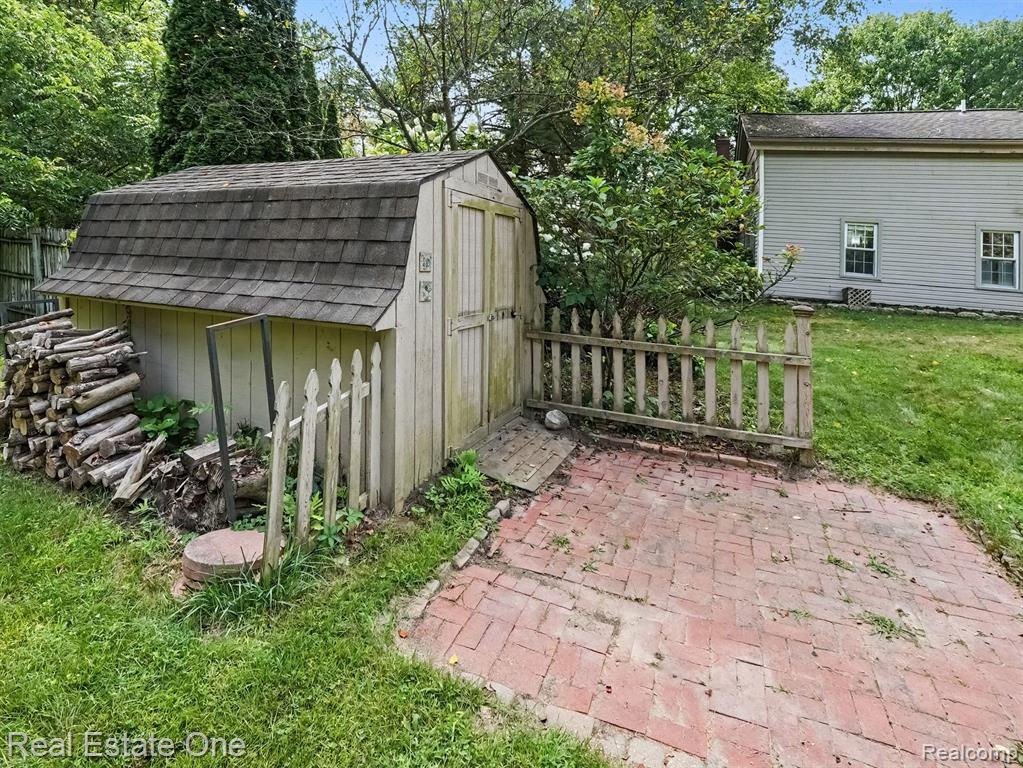 main property photo 20