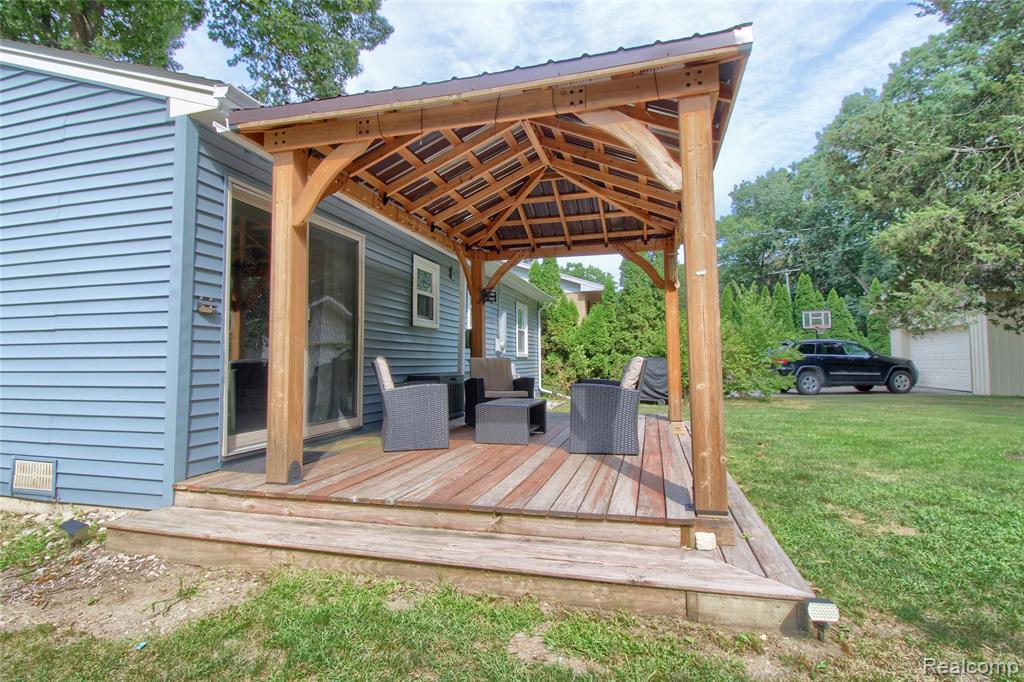main property photo 22