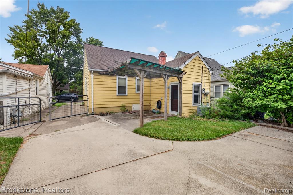 main property photo 3