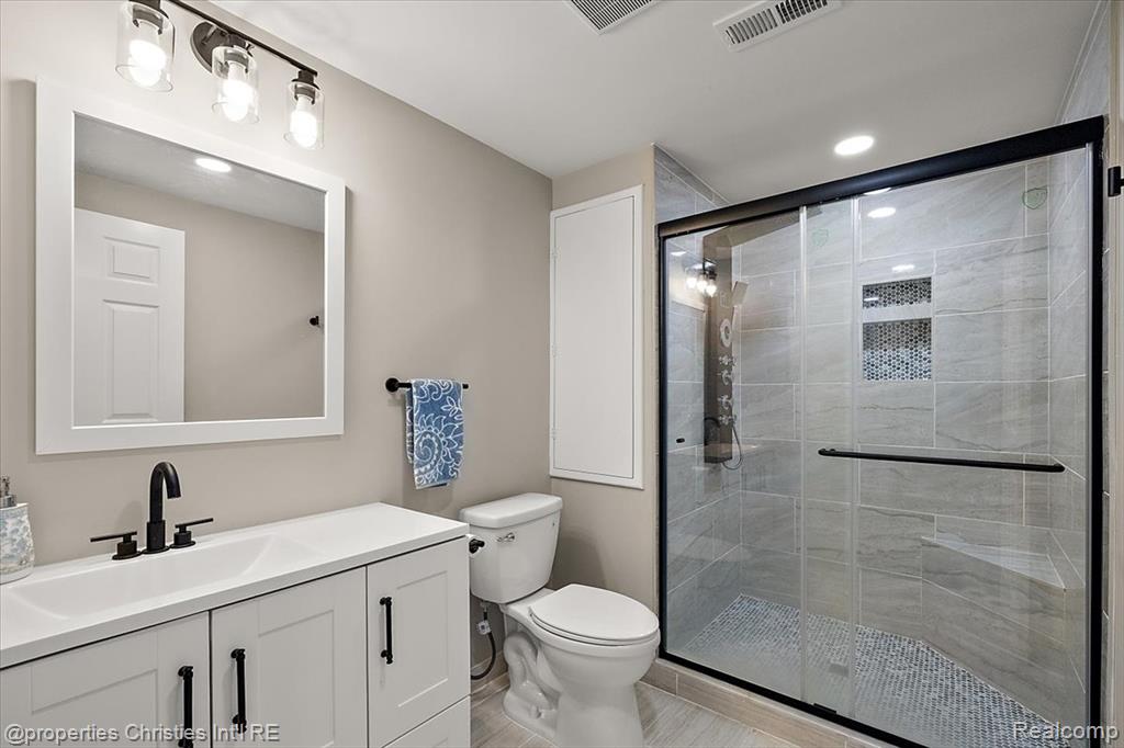 main property photo 64