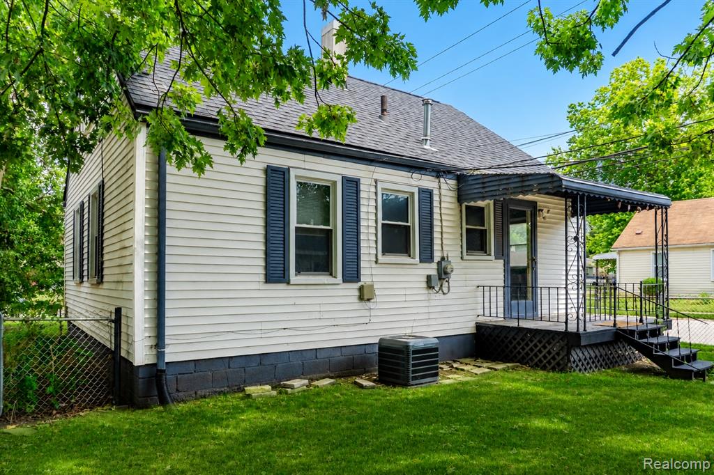 main property photo 31
