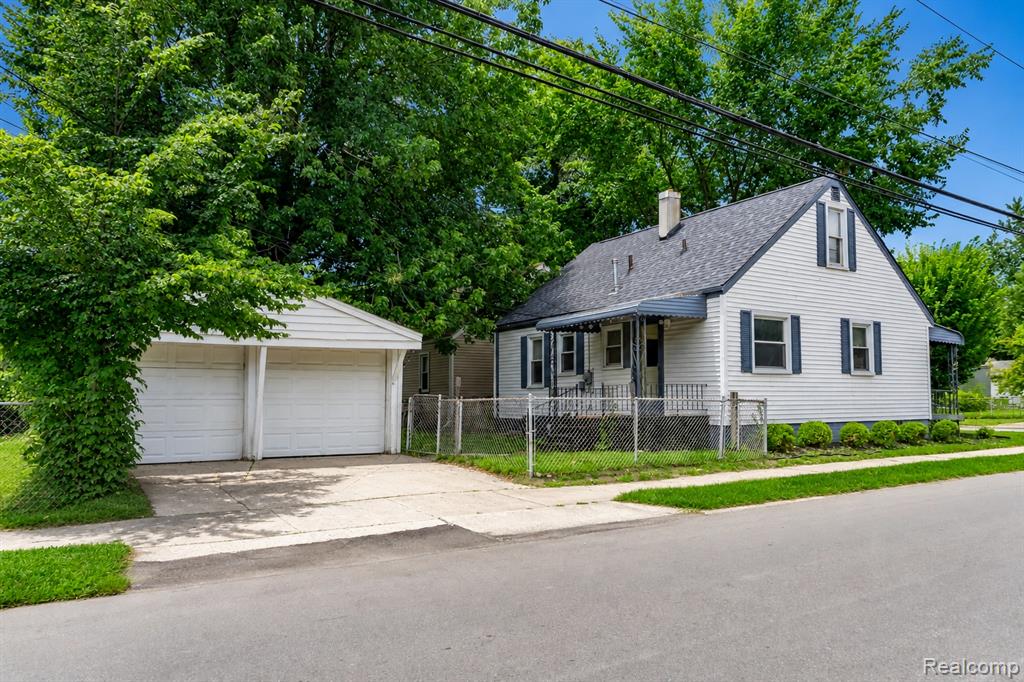 main property photo 34