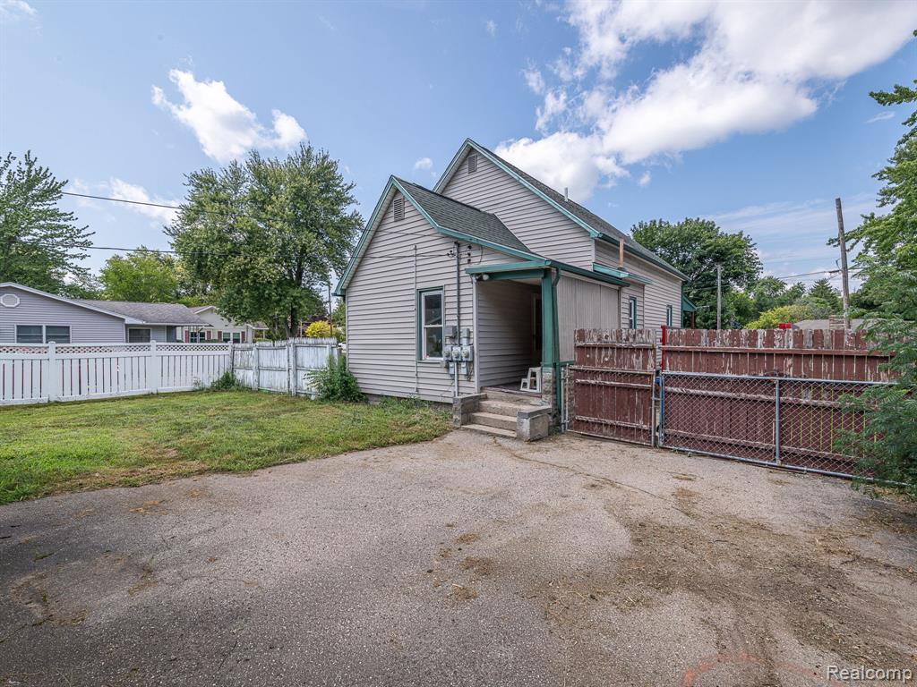 main property photo 27