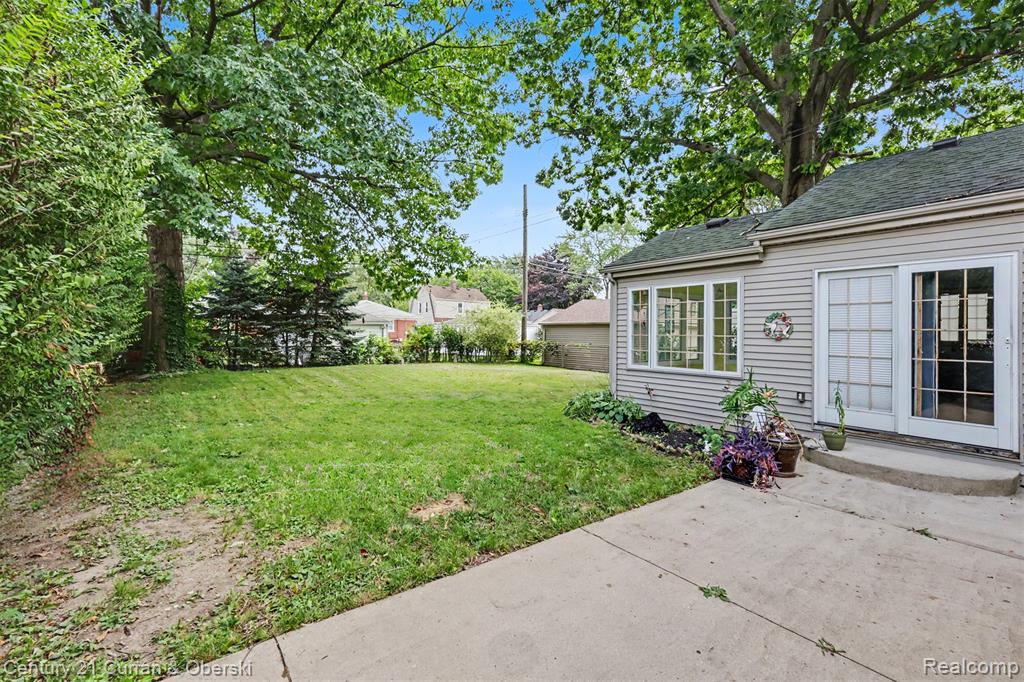 main property photo 31