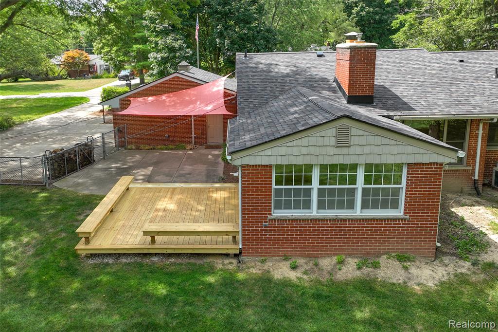 main property photo 16