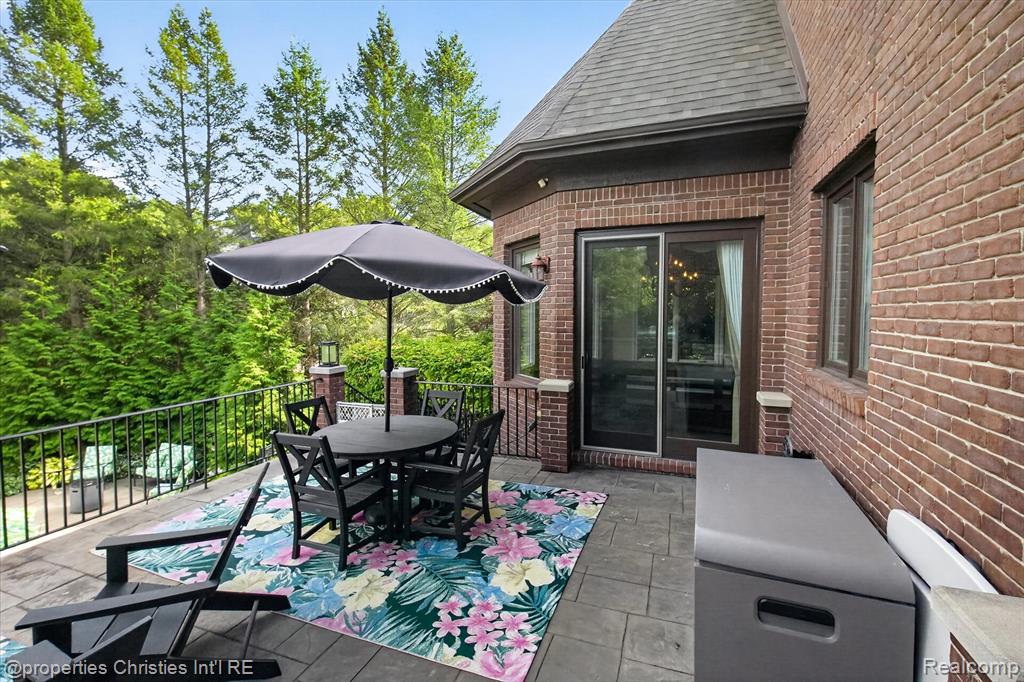 main property photo 64