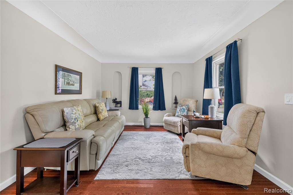 main property photo 5