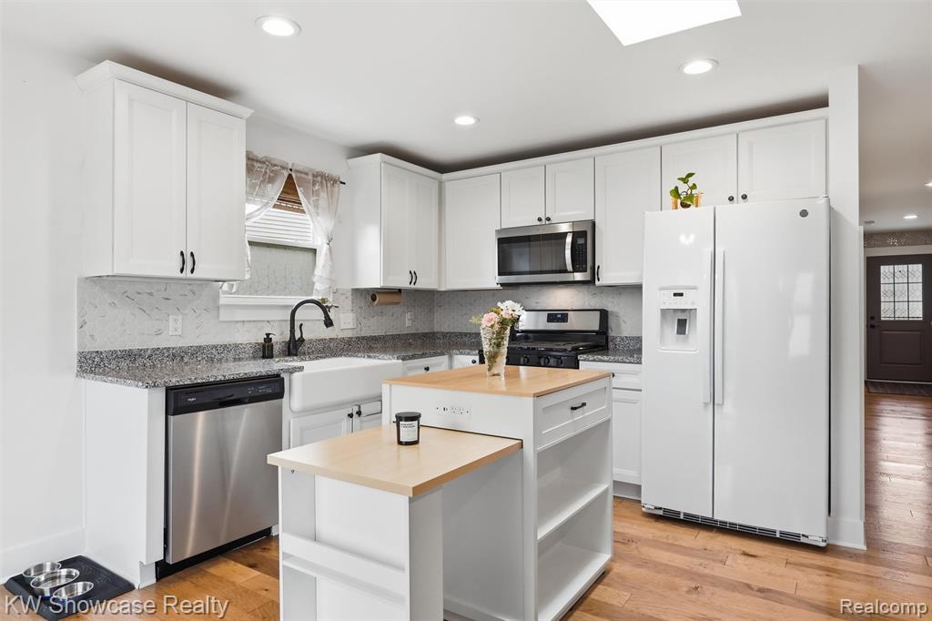 main property photo 19