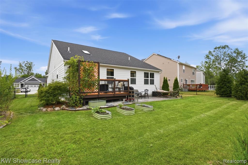 main property photo 44