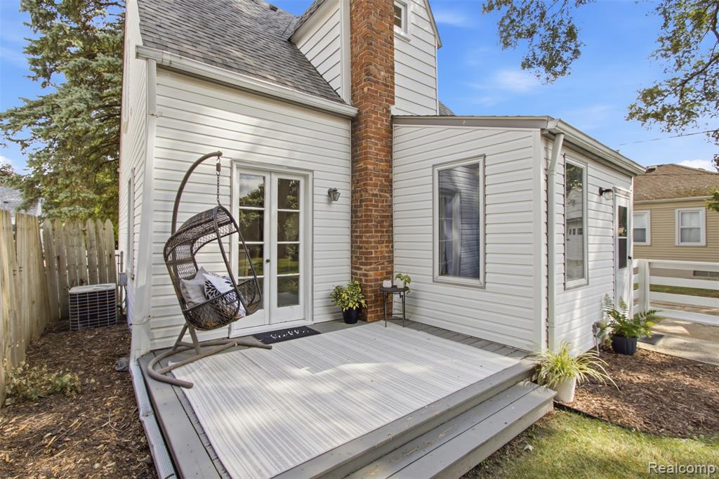 main property photo 20