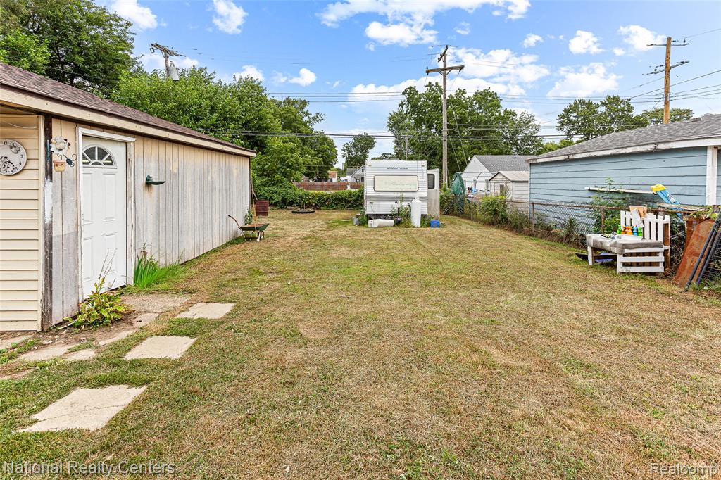 main property photo 20