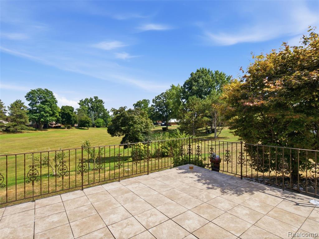 main property photo 29