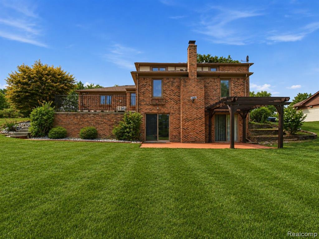main property photo 30