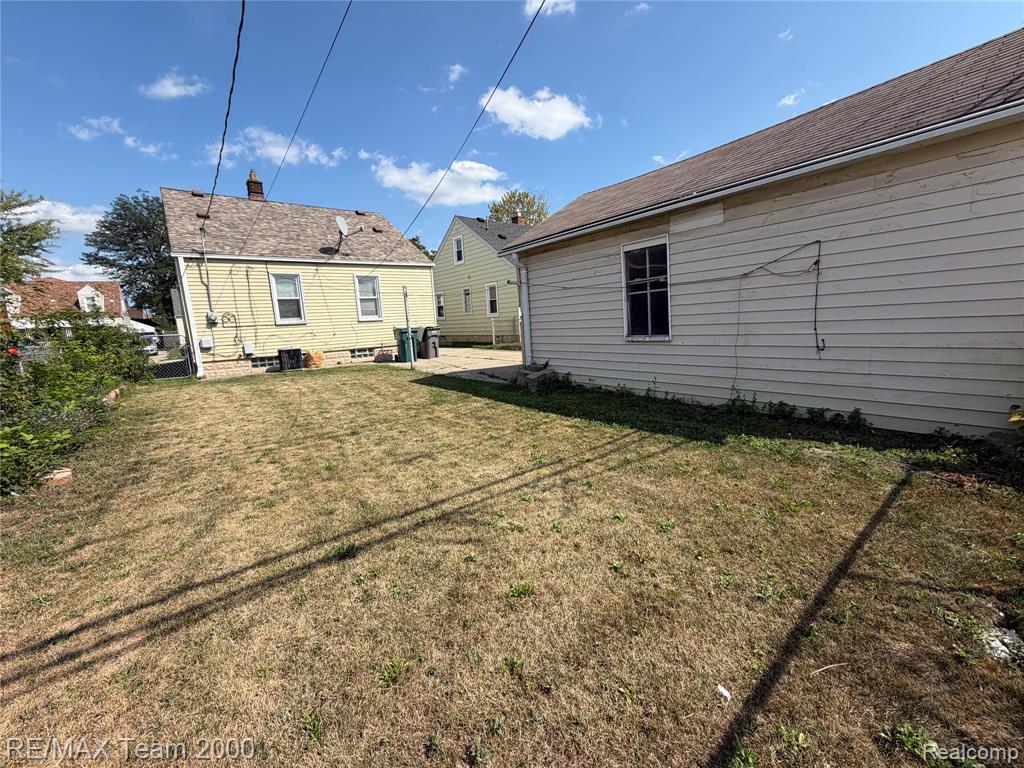 main property photo 11