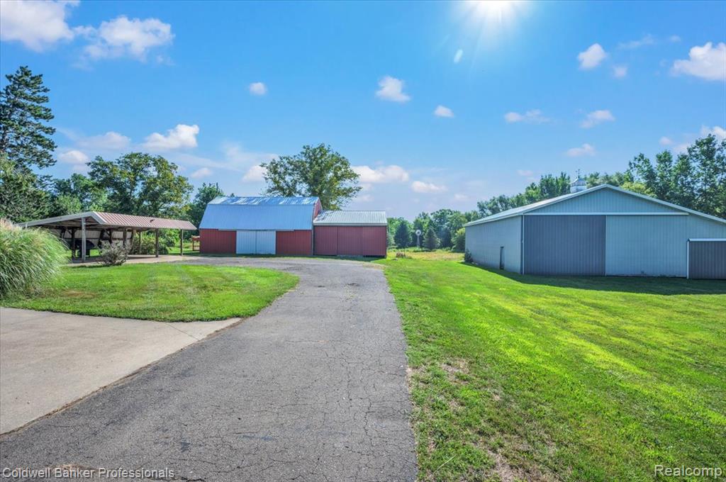 main property photo 11