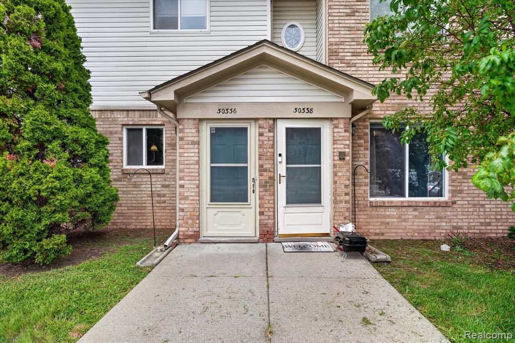 main property photo 6
