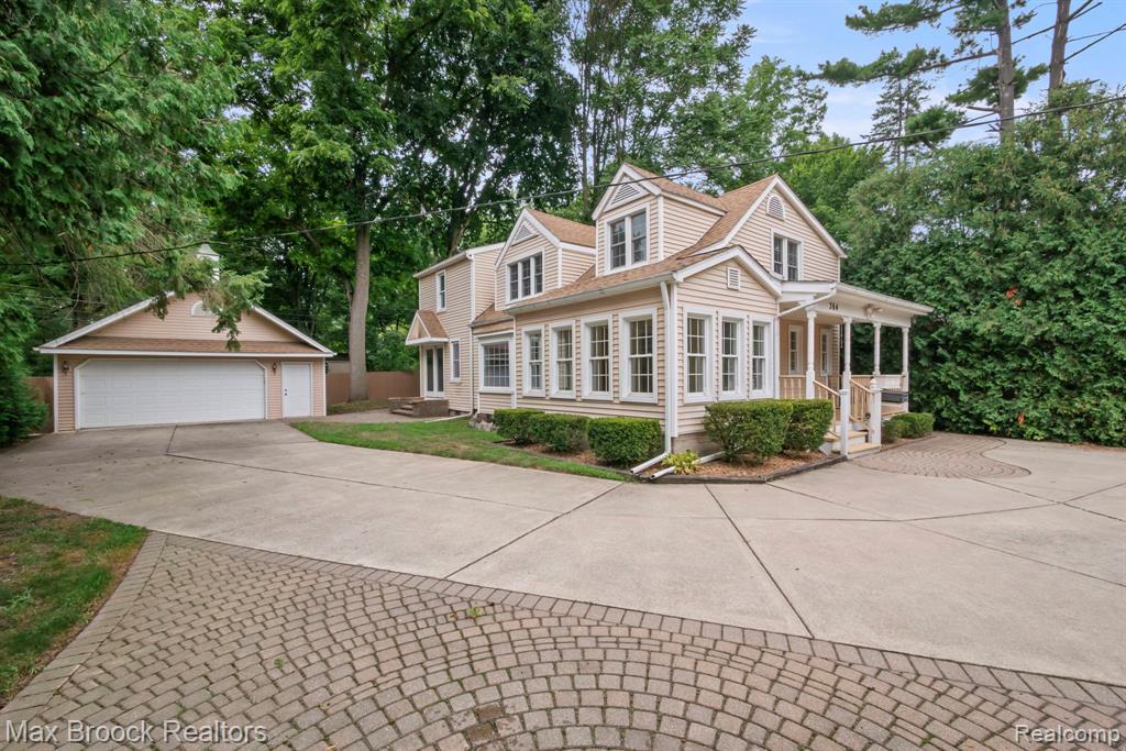 main property photo 6