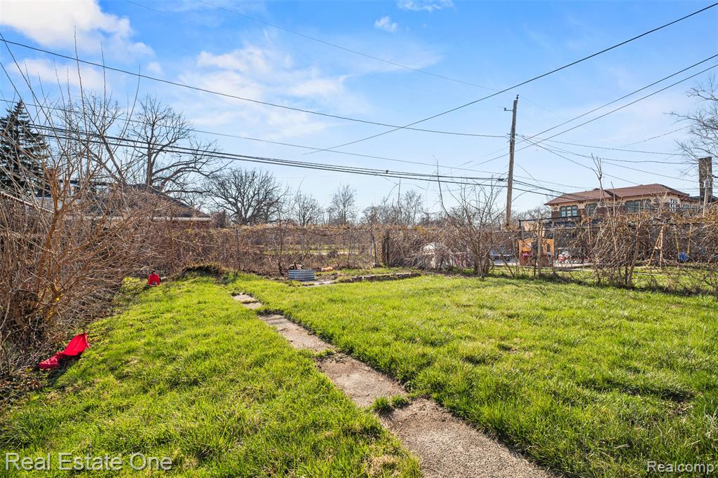 main property photo 26