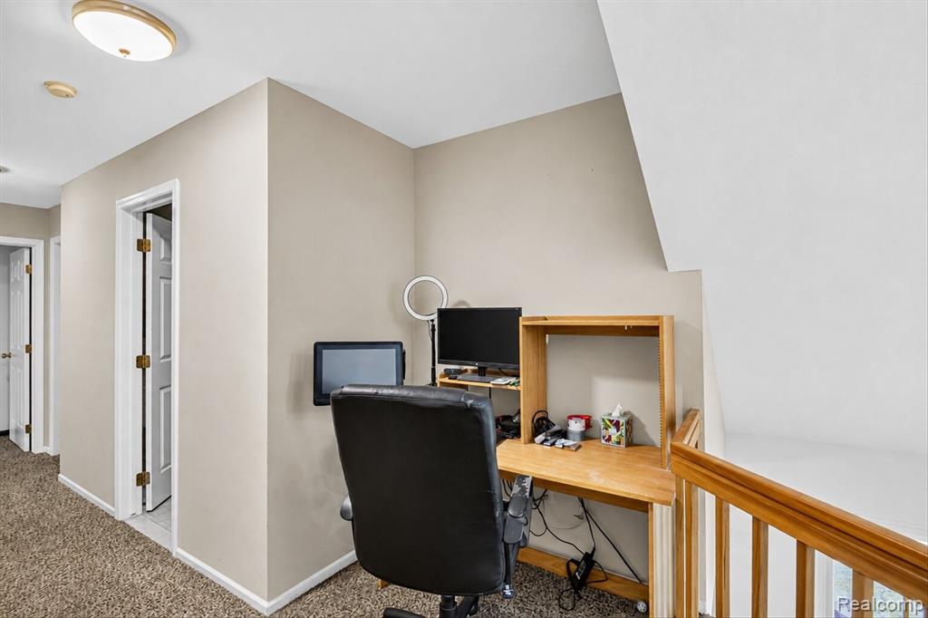 main property photo 40