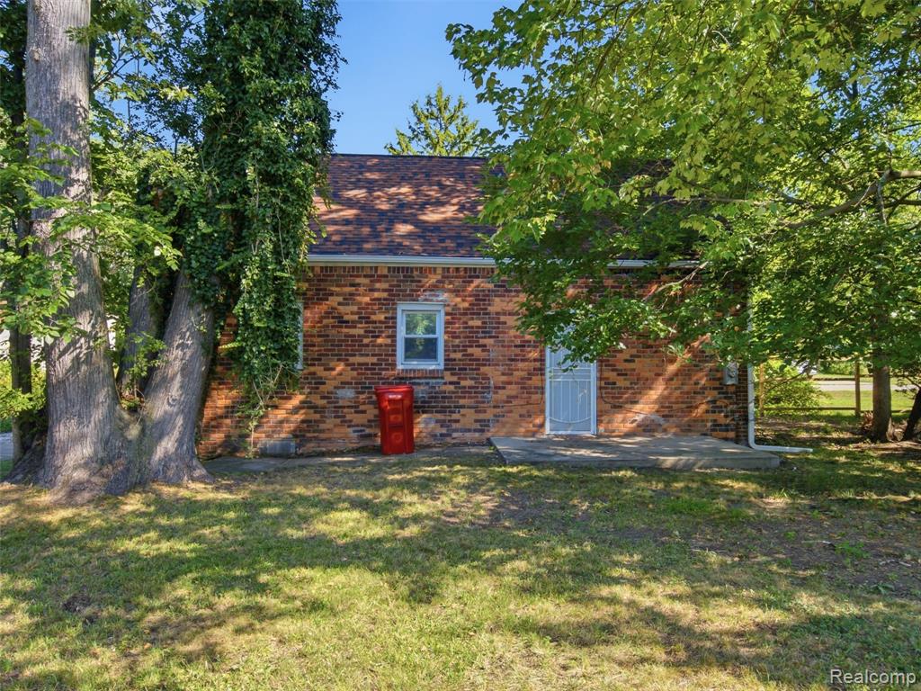 main property photo 18