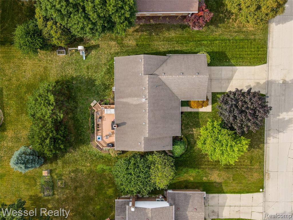 main property photo 36