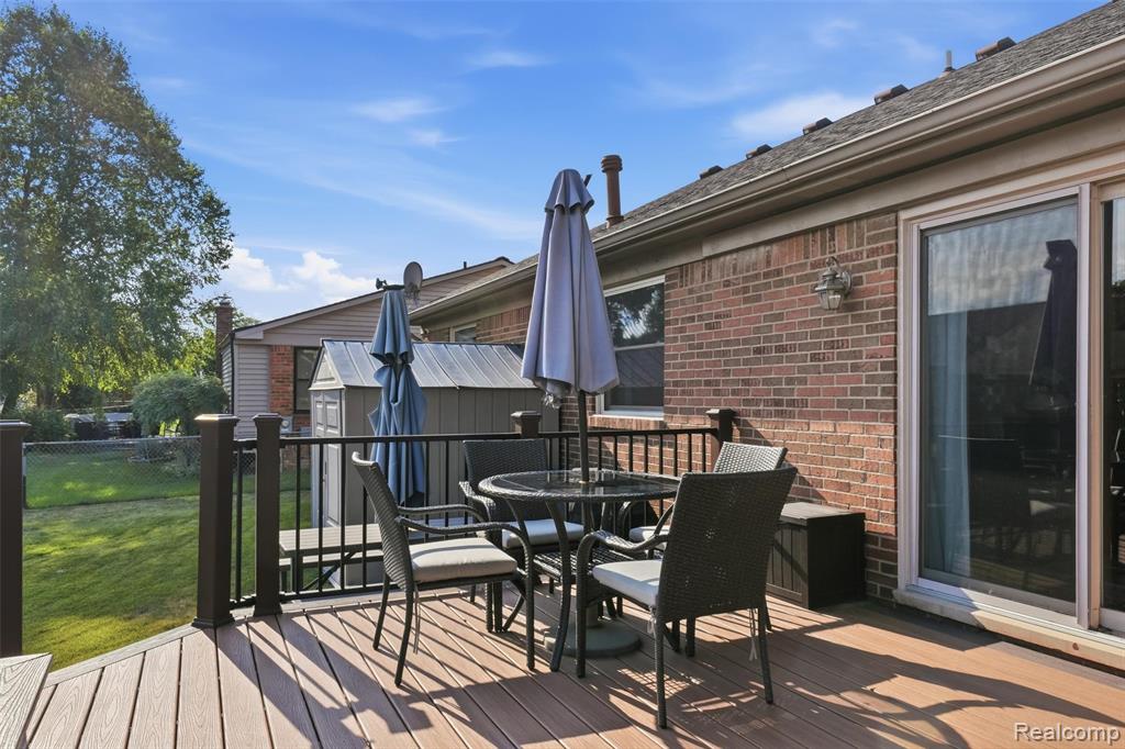 main property photo 68