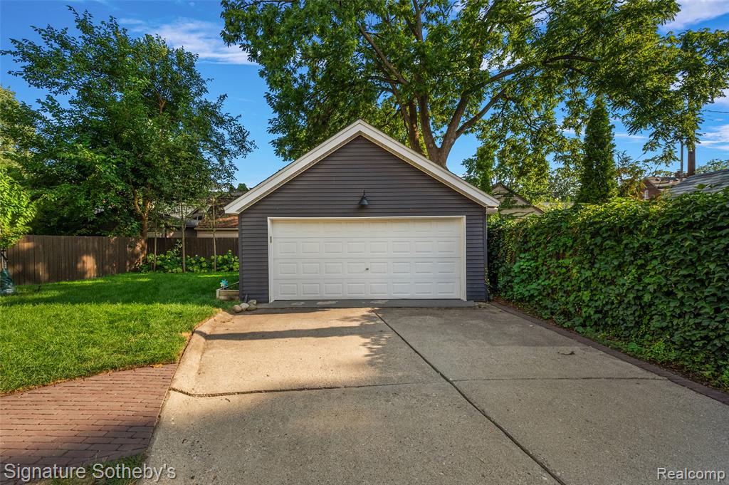 main property photo 46