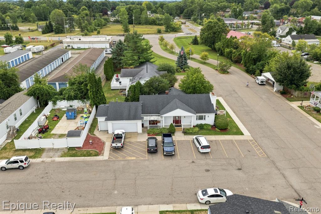main property photo 30