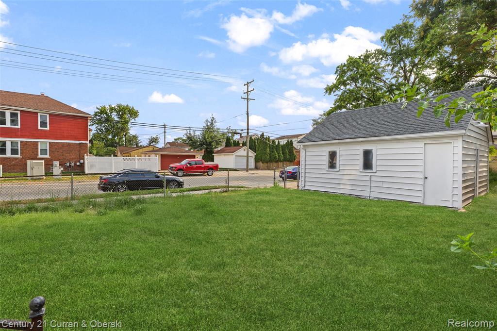 main property photo 29