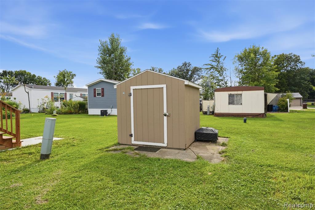 main property photo 23