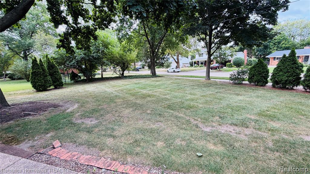 main property photo 17