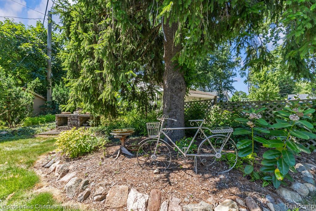main property photo 31