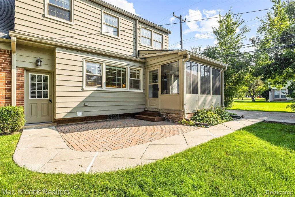 main property photo 27