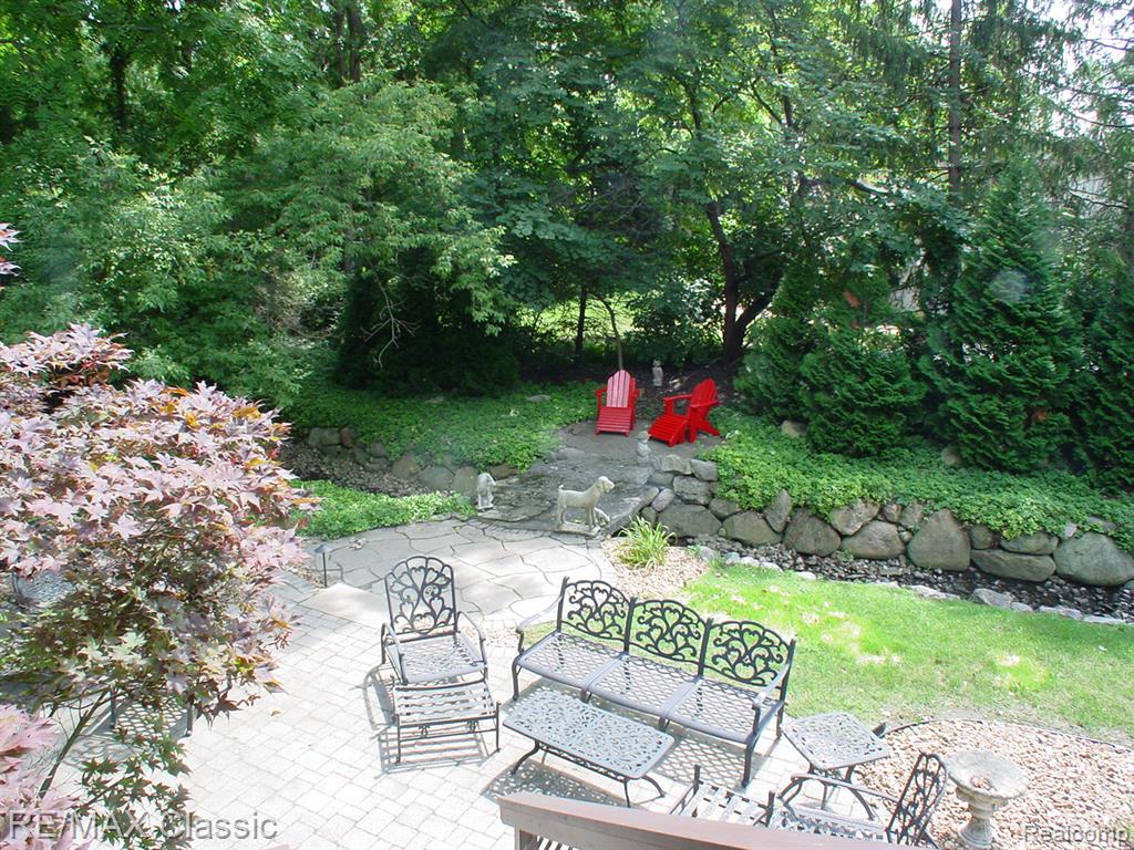main property photo 40