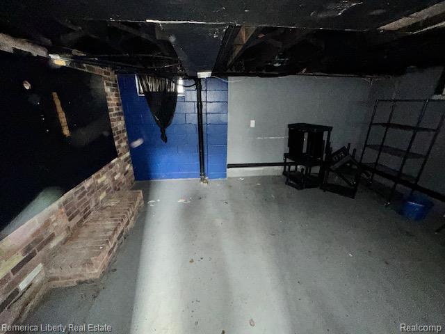 main property photo 20