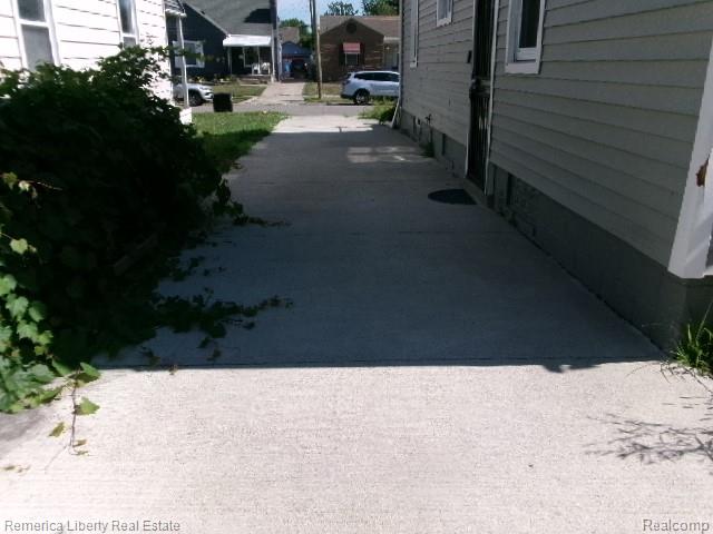 main property photo 6
