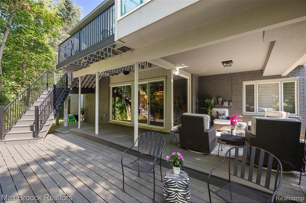 main property photo 28