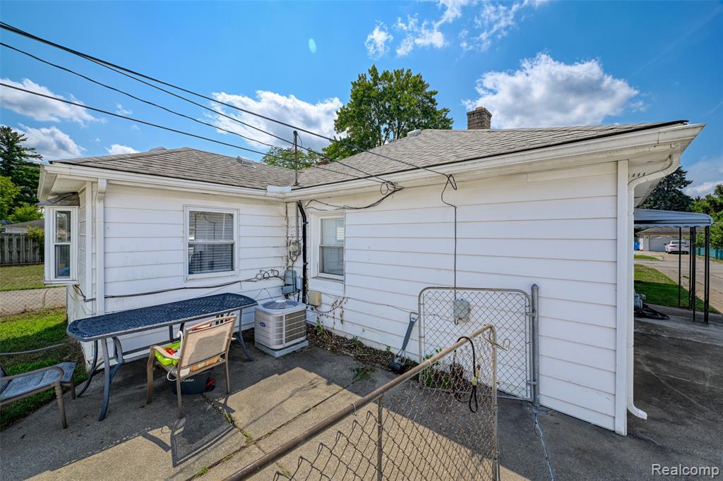 main property photo 33