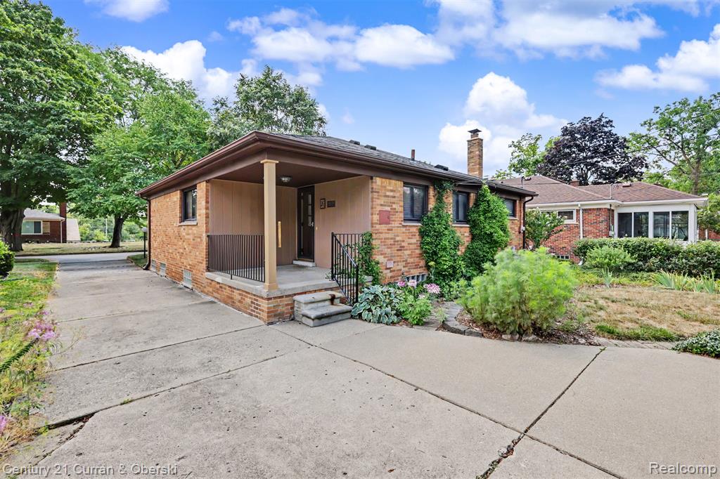 main property photo 41