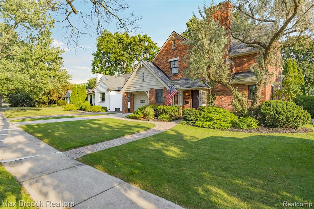 main property photo 45